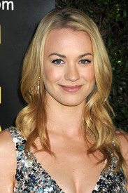 78299_Yvonne_Strahovski_GDayUSA2011BlackTieGala_J0001_002_122_3lo.jpg