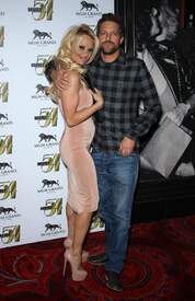 Pamela Anderson_HostStudio54sFinalNewYearsEveBashattheMGMGrandResortCasinoinLasVegas310500.jpg