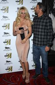 Pamela Anderson_HostStudio54sFinalNewYearsEveBashattheMGMGrandResortCasinoinLasVegas310507.jpg