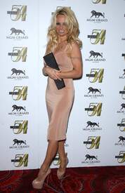 Pamela_Anderson_hosts_at_Studio_54007.jpg