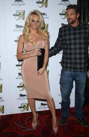 Pamela_Anderson_hosts_at_Studio_54011.jpg