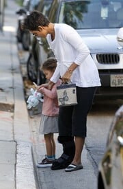 INF_Halle_Berry_Drops_Nahla_Of_2007760.jpg