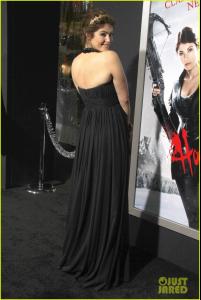 jeremy-renner-gemma-arterton-hansel-gretel-witch-hunters-premiere-26.jpg