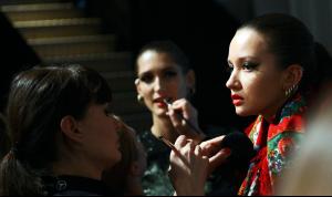 Lena+Hoschek+Backstage+Mercedes+Benz+Fashion+dUTlpMADWMRx.jpg