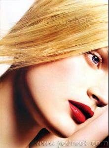 mt-allure08-03.jpg