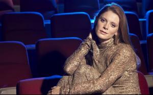 Emilia_Fox_b67ce53e1dc08628bc6e9e2ea213dc2e.jpg