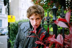 kinopoisk.ru-Eddie-Redmayne-982049.jpg