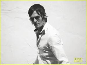 norman-reedus-glow-feature-november-2012-03.jpg