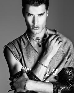 emilio-flores-joseph-cardo-luca-barra-jewels-02.jpg