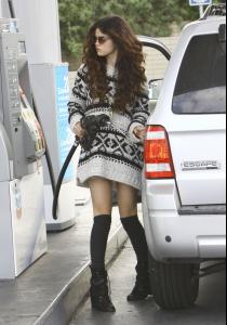 SelenaGomez (1).jpg