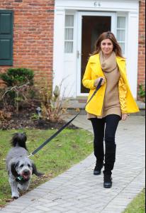 Jamie-Lynn Sigler 2012-12-03 - takes her dog for a walk in New York (3).jpg