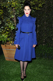 DVonTeese_V_14jan13_Golden Globes benefit in LA, in honour of nominee Julianne Moore.jpg