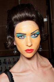 Vivienne_Westwood_Spring_2013_Backstage_o42vo_Erq.jpg