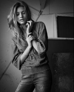 SaintTropez_AW12_SHOT02_083-2.jpg