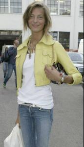 Model+Daria+Werbury+in+an+ultra-cropped+yellow+leather+jacket+by+Marni%0A-br---br-Pic-+Cavan+Pawson.jpg