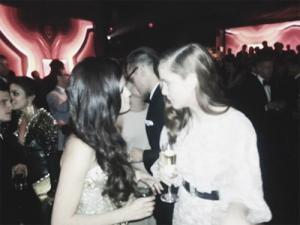 selena_gomez_barbara_palvin_golden_globes_2013_400x300.jpg