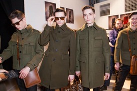 th_001_burberry_prorsum_mens_backstage_autumn_fall_wint.jpg