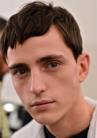 Gucci_Backstage_Milan_Fashion_Week_Menswear_0u_NR.jpg