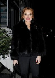 LindsayLohanJan22013_03.jpg