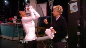 ScreenCapsImagesOfHalleBerryOnEllen12.09.201213.jpg