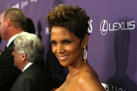 HalleBerryAttendingBETHonorsWarnerTheatreJanuary112013WashingtonDC.jpg