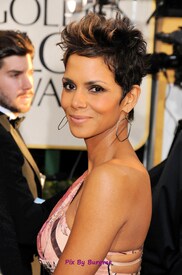 HalleBerry70thAnnualGoldenGlobeAwardsinBeverlyHills01.13.20131.jpg