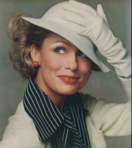 Lauren-Hutton-834x939-89kb-media-697-media-167733-1310157302.jpg