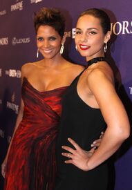 Halle Berry attending the BET Honors at the Warner Theatre in Washington DC. 12.1.2013_92.jpg