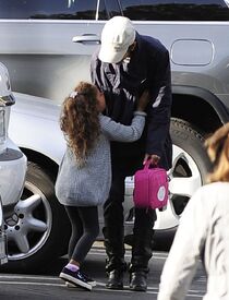 Halle Berry brings her daughter to school in Beverly Hills 9.1.2013_01.jpg