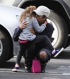 Halle Berry brings her daughter to school in Beverly Hills 9.1.2013_02.jpg