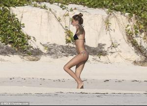 article-0-1B00C0A900000578-832_634x457.jpg