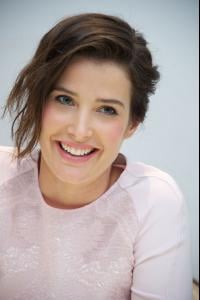 cobie-smulders-delivery-man-portraits-by-vera-anderson_2.jpg