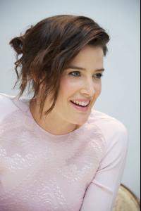 cobie-smulders-delivery-man-portraits-by-vera-anderson_4.jpg