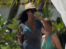 Naomi Campbell at the beach in Malindi 28.12.2013_02.jpg