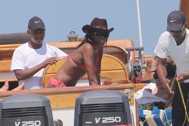 Naomi Campbell on a boat ride in Kenya 1.1.2014_12.jpg