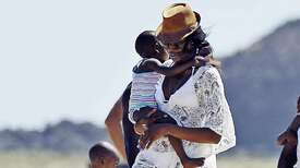 Naomi Campbell visits orphans in Kenya 5.1.2014_02.jpg