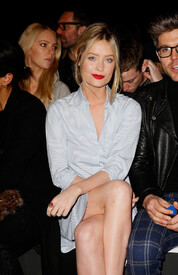 Laura_Whitmore_E_Tautz_Front_Row__fIo4hoE--sx.jpg