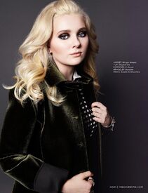 abigail-breslin-in-icon-magazine-new-yea.jpg