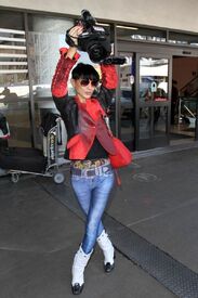 Bai Ling at LAX airport in L.A. 22.1.2015_06.jpg
