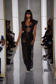 Naomi Campbell for La Perla Atelier HC SS 2015 in Paris 26.1.2015_01.jpg