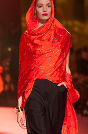 Schiaparelli_Spring_2015_Details_bccpb4_Mt5vyx_-.jpg