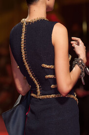 Schiaparelli_Spring_2015_Details_Sdfc_Mwy5_Gbx.jpg