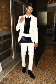 Les Hommes Backstage s14.jpg