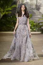 Elie_Saab_Spring_2016_9_ZT3f_SOv1_Kjx.jpg