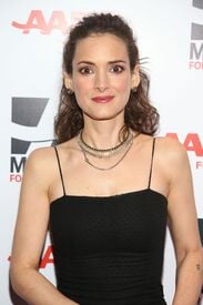 winona-ryder-aarp-s-movies-for-grownups-gala-february-2014_3.jpg