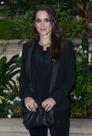 winona-ryder-attends-homefront-movie-los-angeles-press-conference_1.jpg