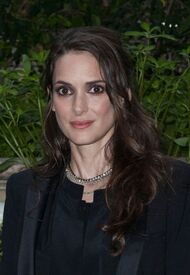 winona-ryder-attends-homefront-movie-los-angeles-press-conference_2.jpg