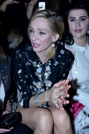 uma-thurman-guo-pei-spring-summer-2016-at-paris-fashion-week-2.jpg