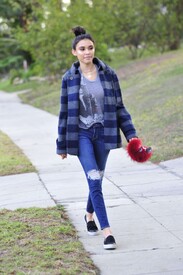 Madison-Beer-in-Tight-Jeans--07-662x993.jpg