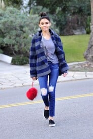 Madison-Beer-in-Tight-Jeans--10-662x993.jpg